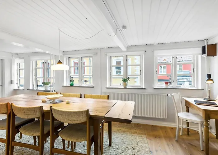 Hyggeligt Gammelt Fiskerhus I Marstal
